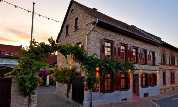 201909_haus_abends2